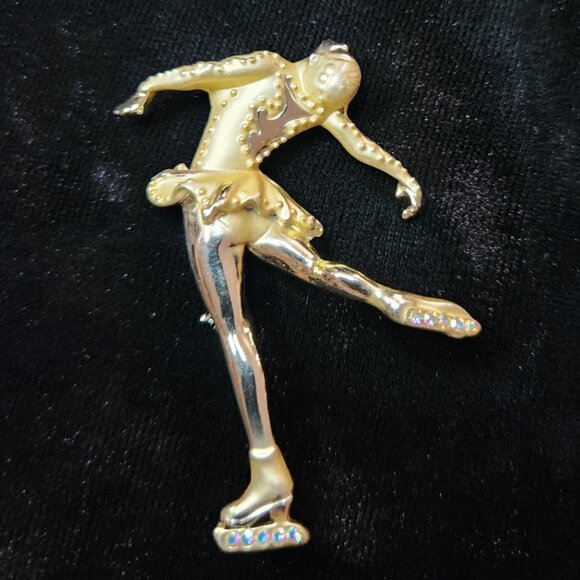 AJC Gold Tone Ice Skater Brooch with Rhinestone Details – Vintage Figure Skating - Picture 1 of 9
